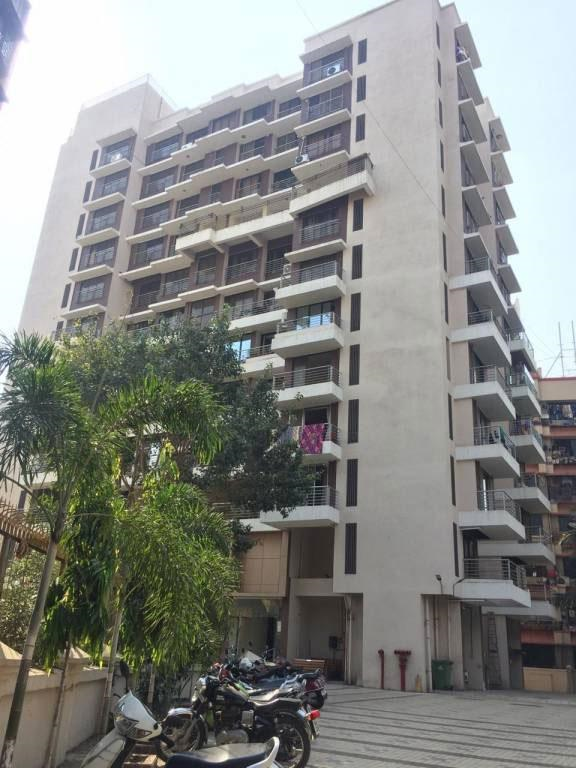 2 BHK Un Furnished in Terrain Heights , Santacruz East